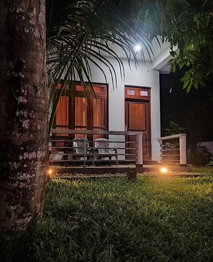 River Side Holiday Inn Weligama Exterior foto